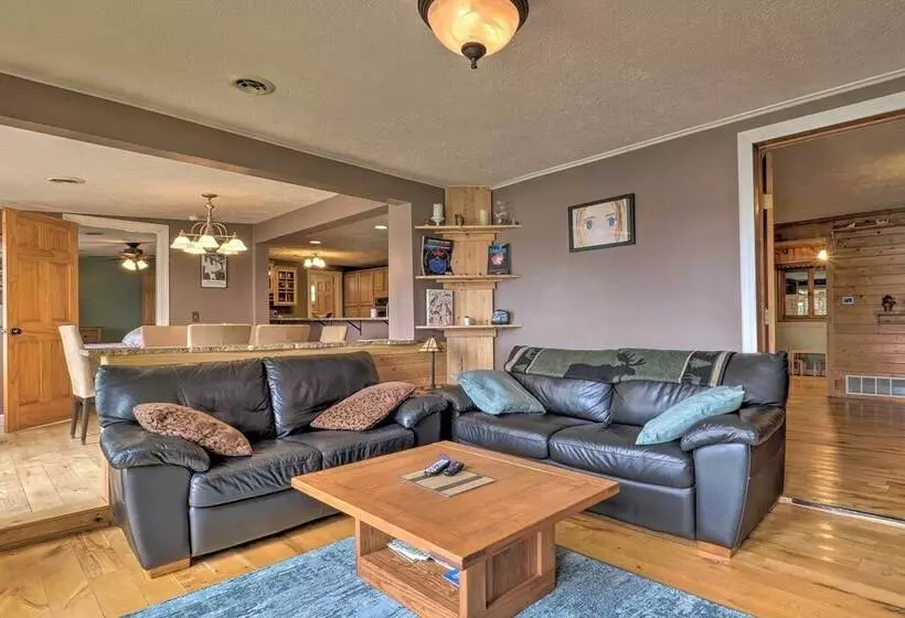 13 Mi To Downtown: Quiet Lakefront Cottage