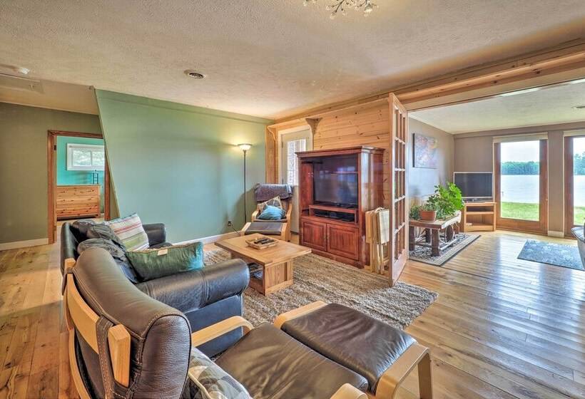 13 Mi To Downtown: Quiet Lakefront Cottage