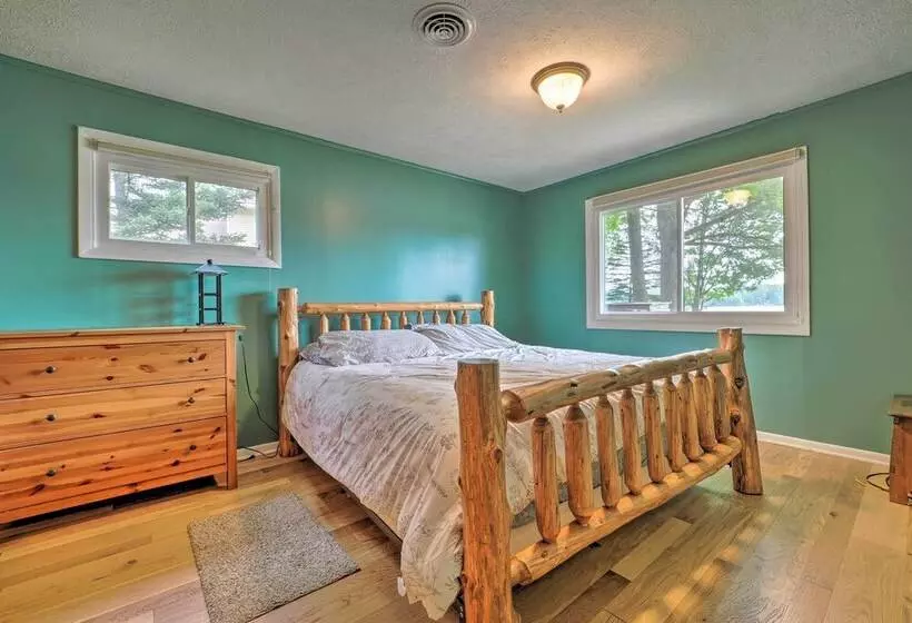 13 Mi To Downtown: Quiet Lakefront Cottage