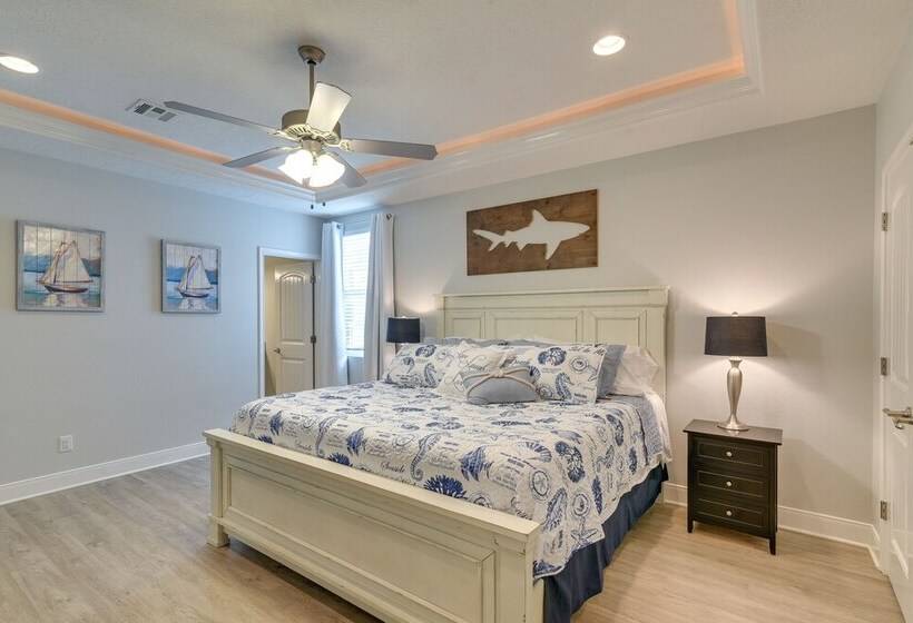 Luxe Home W/ Deck In Crystal Beach!