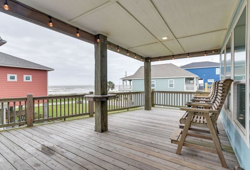 Luxe Home W/ Deck In Crystal Beach!
