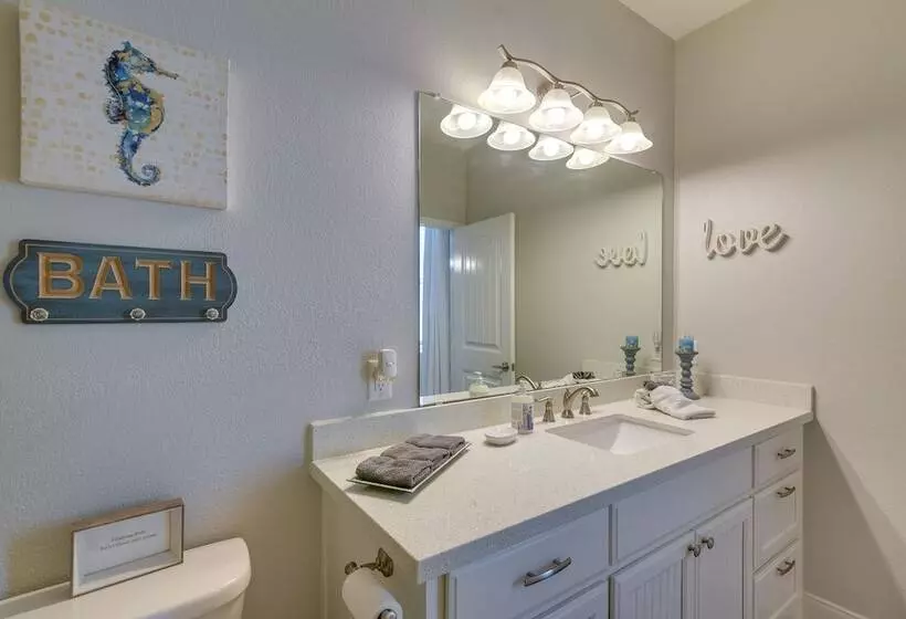 Luxe Home W/ Deck In Crystal Beach!