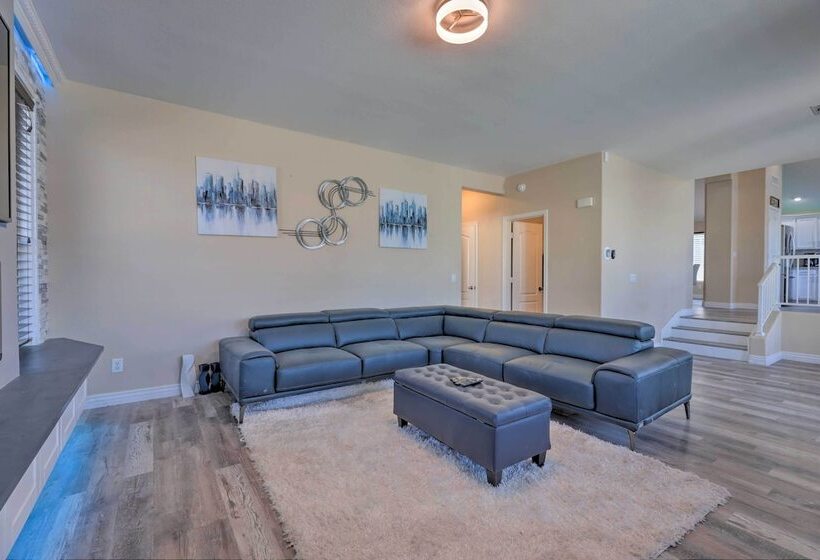 Luxe Gilbert Retreat W/ Private Pool & Game Room!