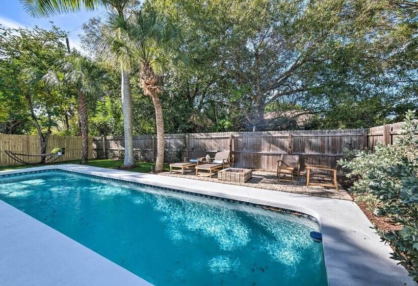 Mid Mod Coastal Home W/ Pool ~ 1 Mile To Beach