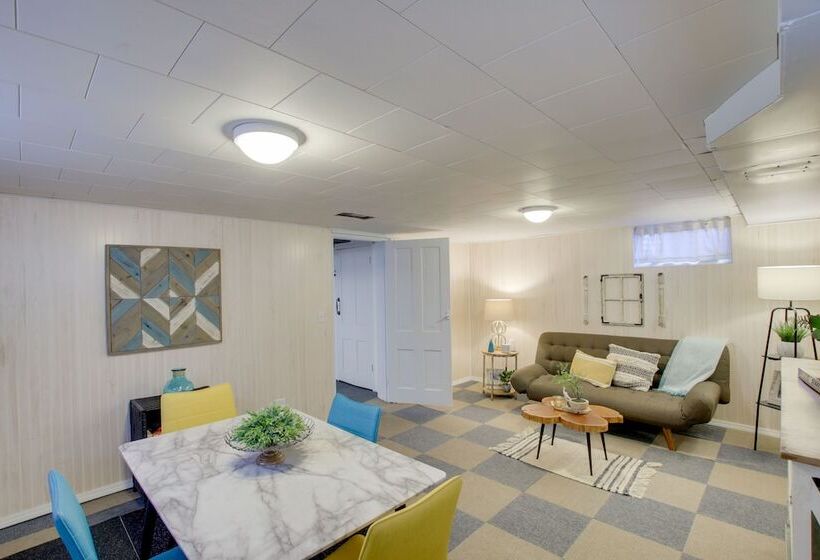 Family Home, 1 Block To Lake Michigan Beach!