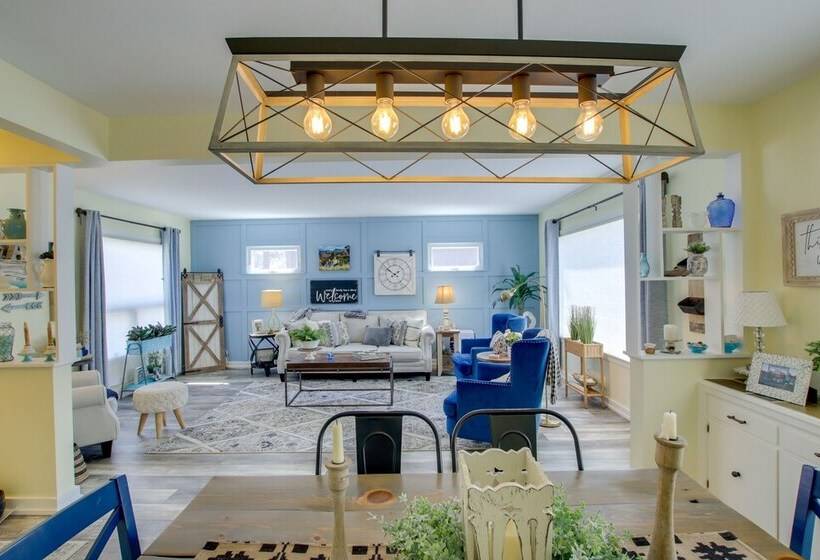 Family Home, 1 Block To Lake Michigan Beach!