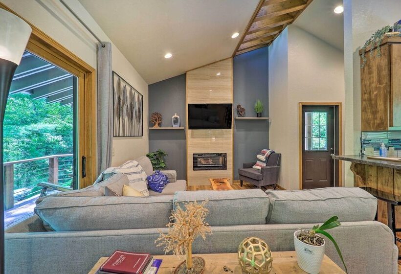 Modern Lenoir Mtn Retreat: 9 Acres, Fire Pit!