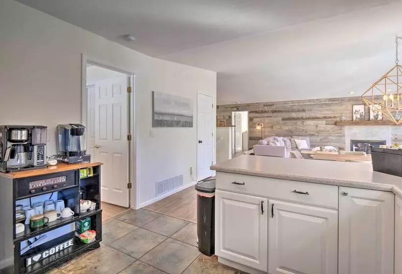 Nomad Haus W/ Mtn Views & Deck   25 Mi To Breck!