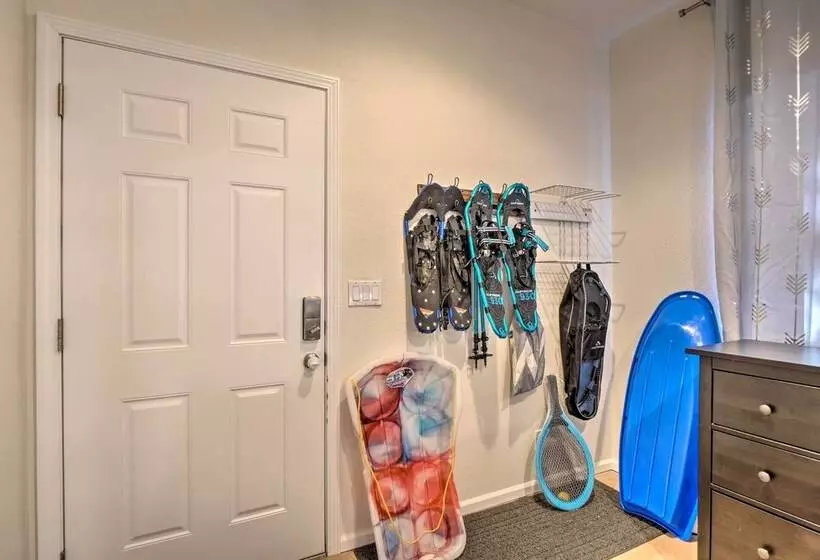 Nomad Haus W/ Mtn Views & Deck   25 Mi To Breck!