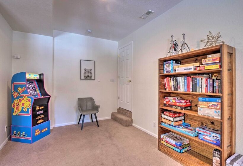 Nomad Haus W/ Mtn Views & Deck 25 Mi To Breck!