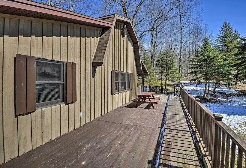 Springwater Cabin Near Hiking, Lakes, & Vineyards