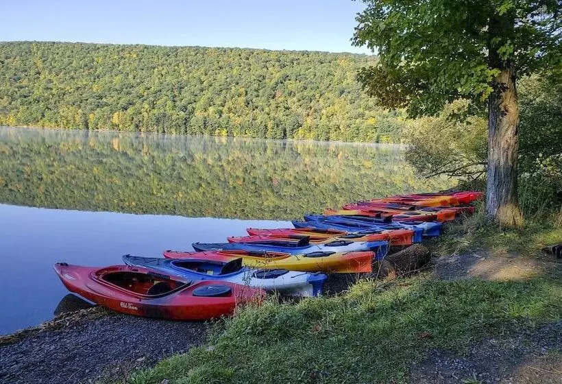 Springwater Cabin Near Hiking, Lakes, & Vineyards