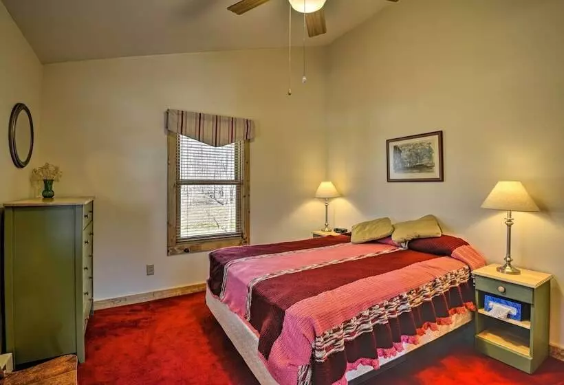 Springwater Cabin Near Hiking, Lakes, & Vineyards