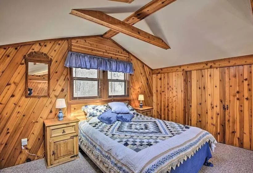 Springwater Cabin Near Hiking, Lakes, & Vineyards