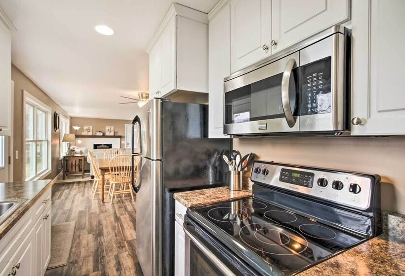 Pine River Lake Home W/ Boat & Kayak Rentals!