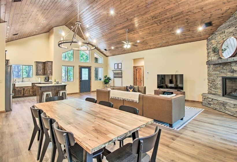 Fire Pits, Spacious Yard: Wooded Pinetop Escape!