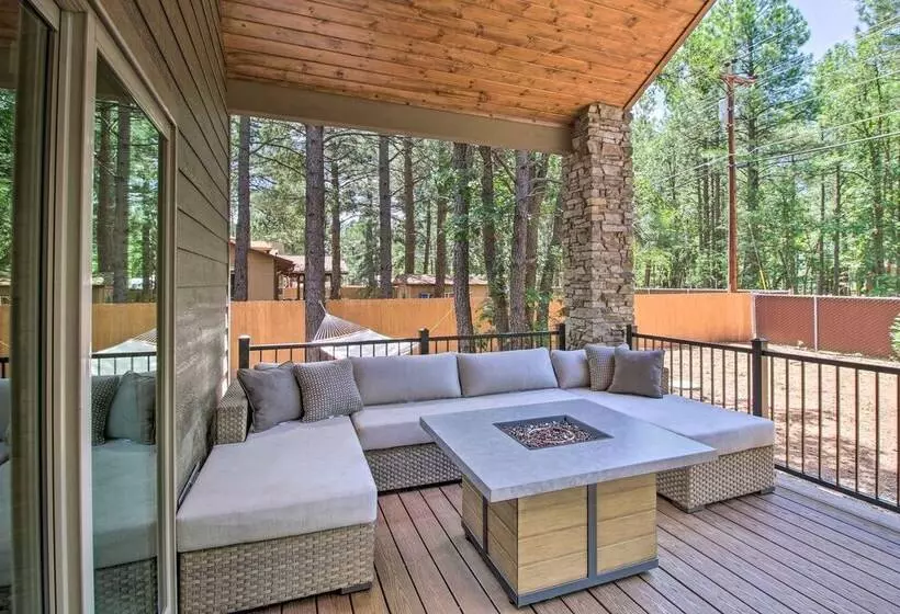 Fire Pits, Spacious Yard: Wooded Pinetop Escape!