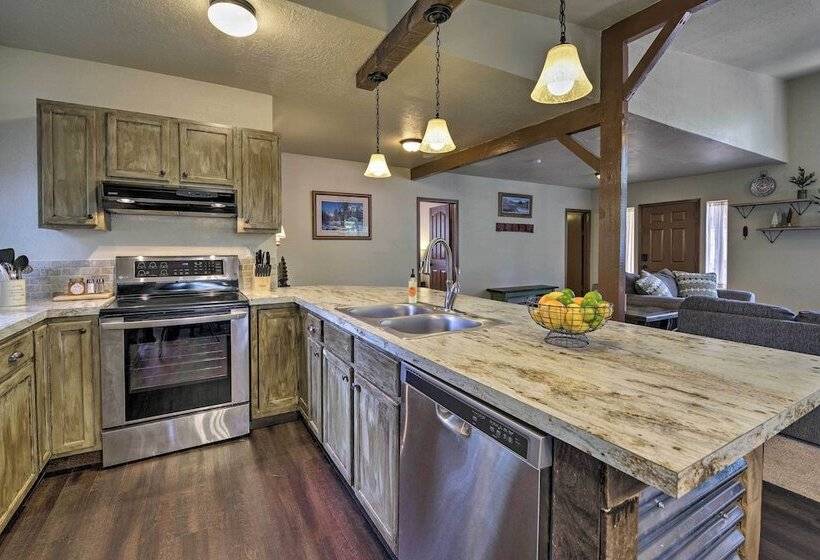 Private Cabin, 5 Min Drive To Hot Springs & Golf!