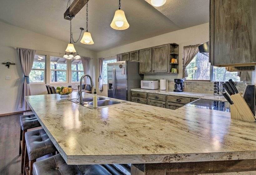 Private Cabin, 5 Min Drive To Hot Springs & Golf!