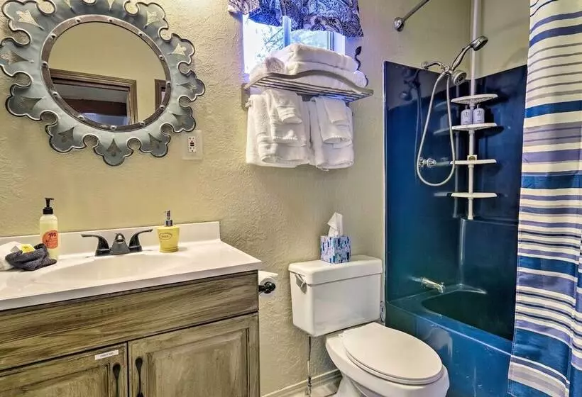 Private Cabin, 5 Min Drive To Hot Springs & Golf!