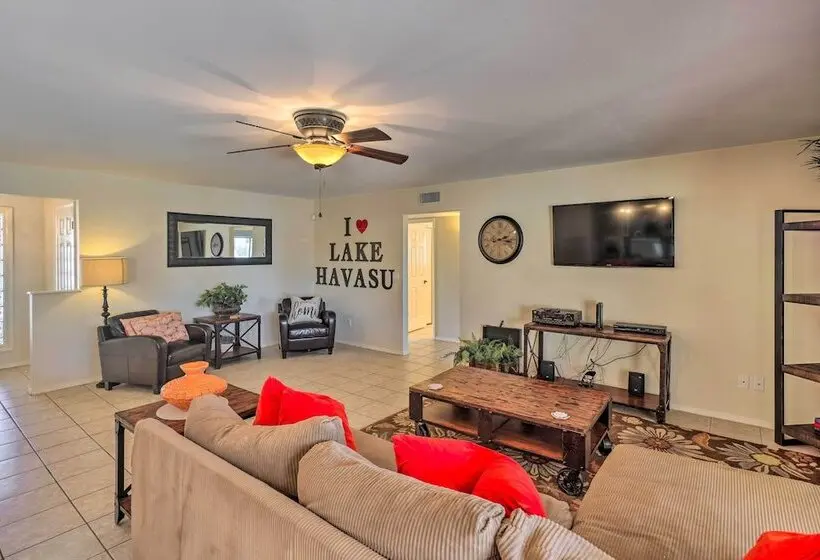 Private Pool & Hot Tub: Havasu Getaway!