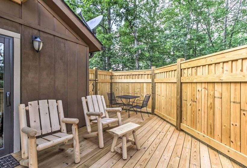 Hot Tub & Loft: Mountain View Sevierville Cabin