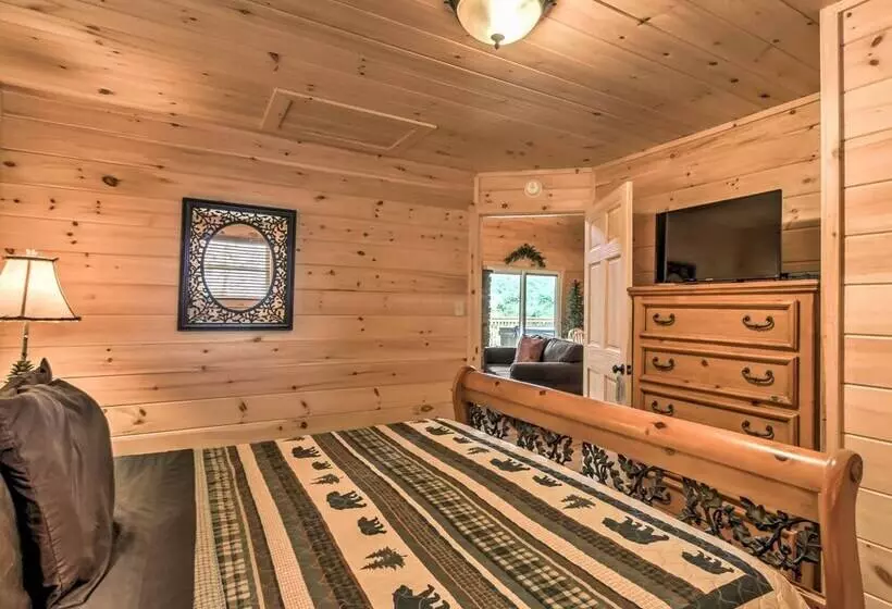 Hot Tub & Loft: Mountain View Sevierville Cabin