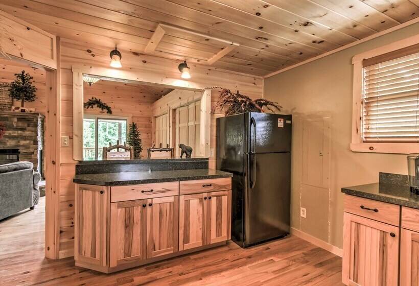 Hot Tub & Loft: Mountain View Sevierville Cabin
