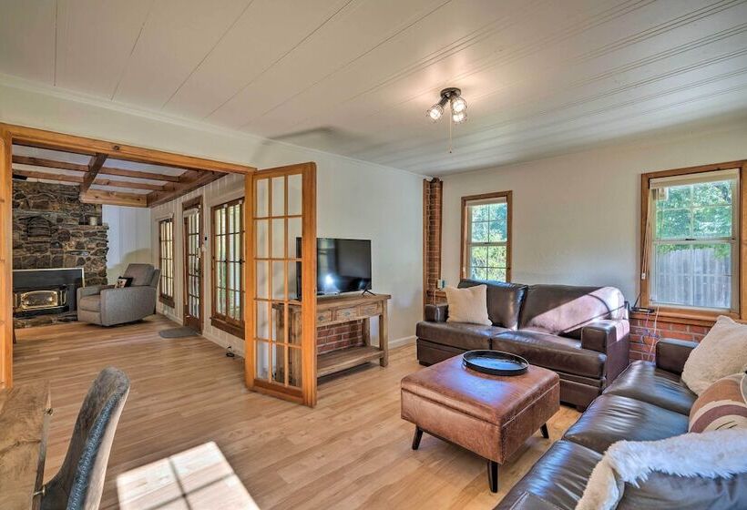 Wine Country Escape W/ Hot Tub In River Pines!