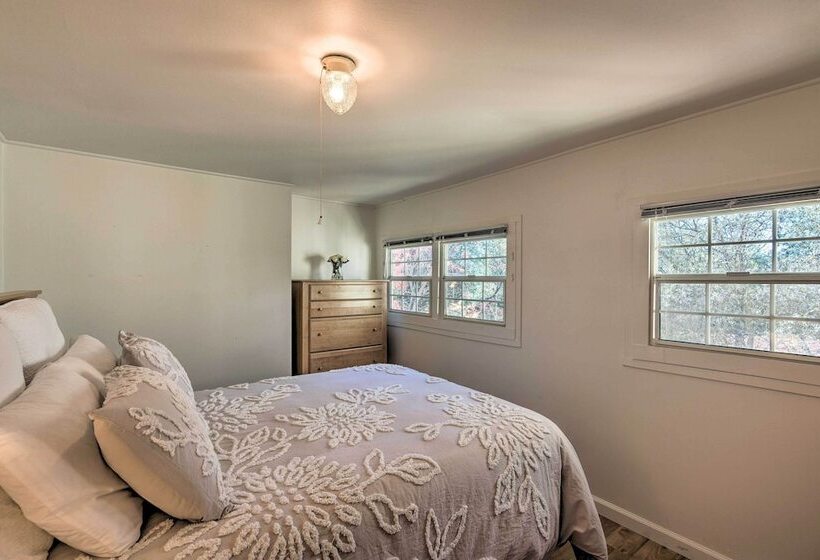 Wine Country Escape W/ Hot Tub In River Pines!