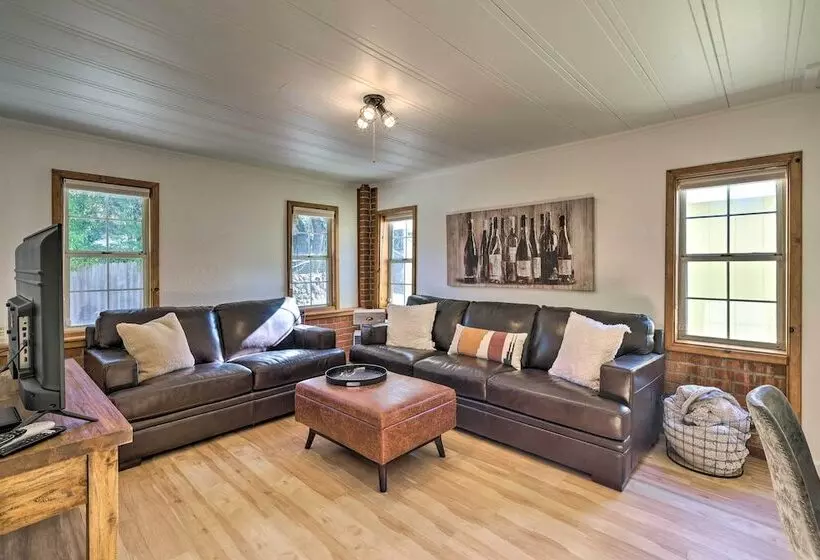 Wine Country Escape W/ Hot Tub In River Pines!