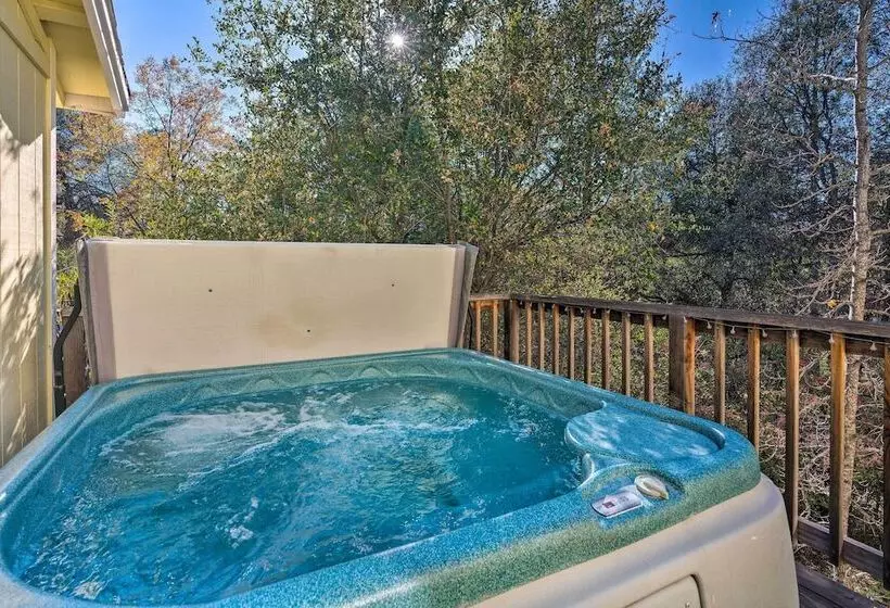 Wine Country Escape W/ Hot Tub In River Pines!