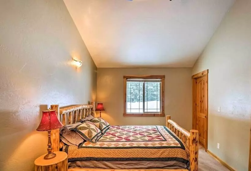 Hungry Horse Cabin: 11 Mi To Glacier National Park