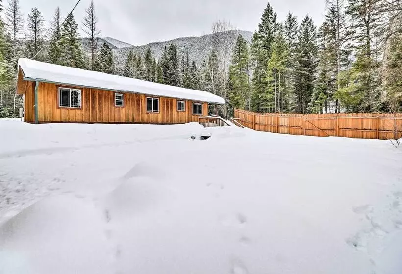 Hungry Horse Cabin: 11 Mi To Glacier National Park