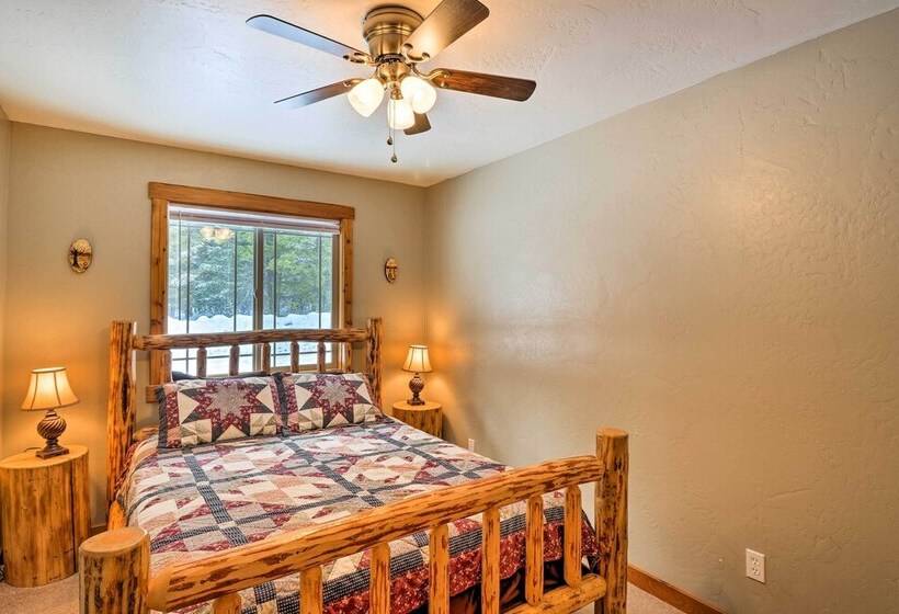 Hungry Horse Cabin: 11 Mi To Glacier National Park