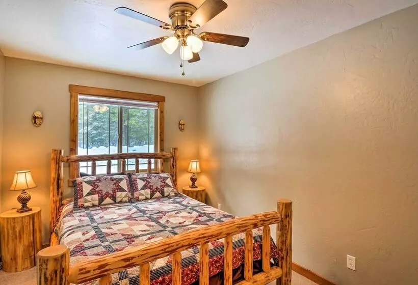 Hungry Horse Cabin: 11 Mi To Glacier National Park