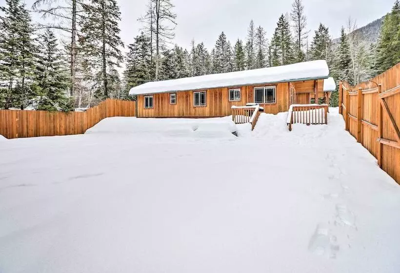 Hungry Horse Cabin: 11 Mi To Glacier National Park