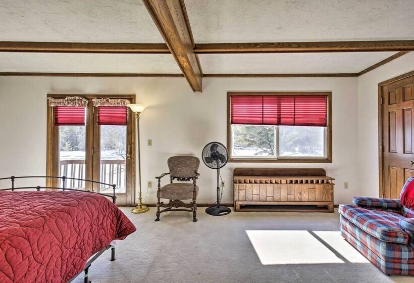 Simple Cranberry & Wine Farm Home W/ Fire Pit!