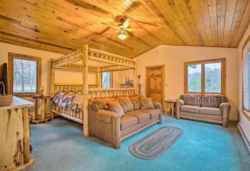 Riverfront Manton Cabin W/ Pool Table & Fire Pit!