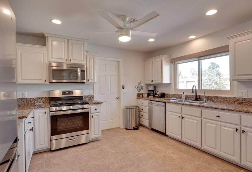 Pet Friendly Lake Havasu Home W/ Hot Tub & Pool