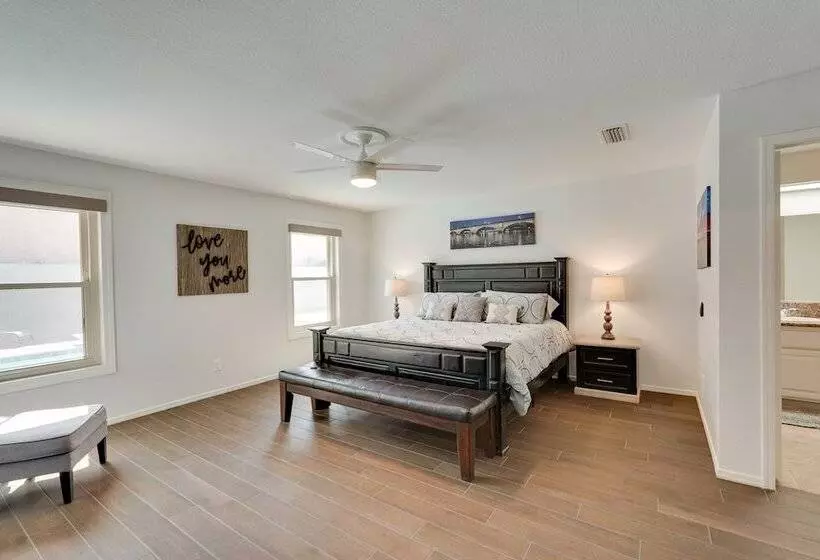 Pet Friendly Lake Havasu Home W/ Hot Tub & Pool