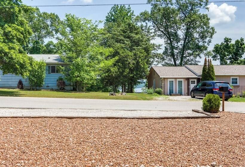 Tranquil Camdenton Vacation Home W/ Screened Porch