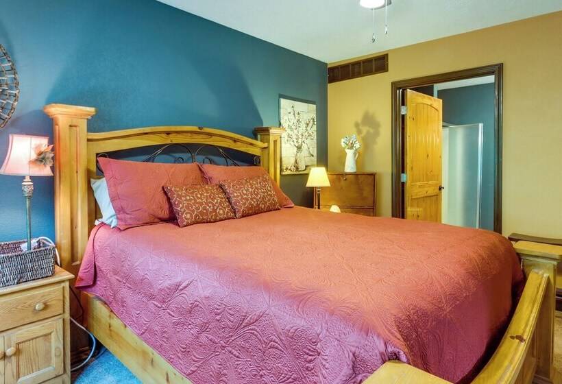 Tranquil Camdenton Vacation Home W/ Screened Porch