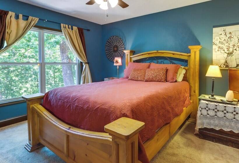 Tranquil Camdenton Vacation Home W/ Screened Porch