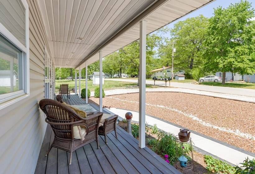 Tranquil Camdenton Vacation Home W/ Screened Porch