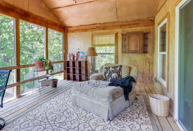 Tranquil Camdenton Vacation Home W/ Screened Porch