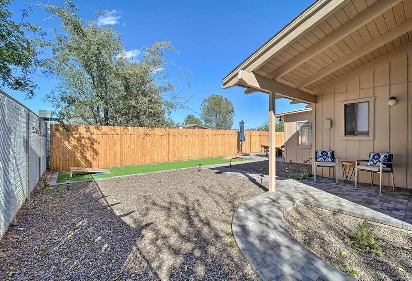 Trendy Digs W/ Yard Games, Fire Pit & Grill!