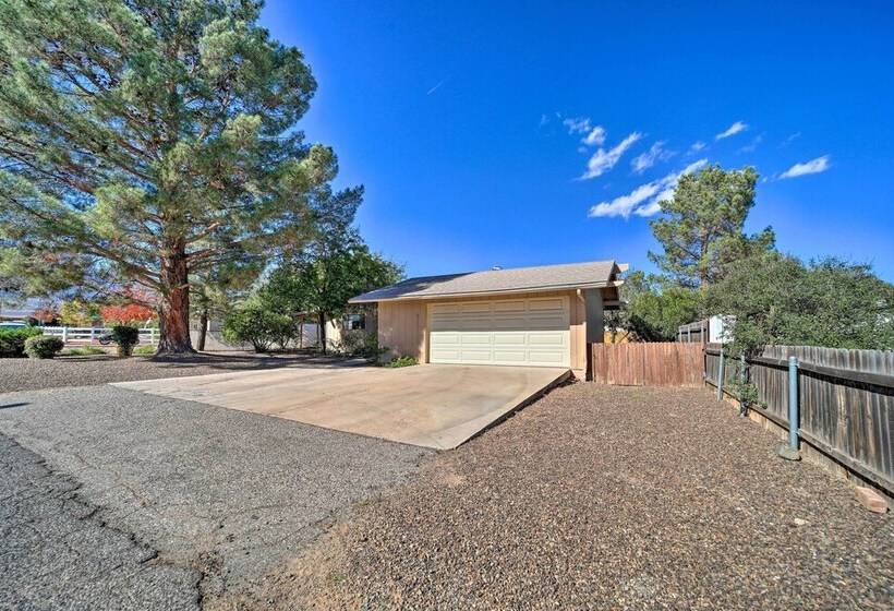 Trendy Digs W/ Yard Games, Fire Pit & Grill!