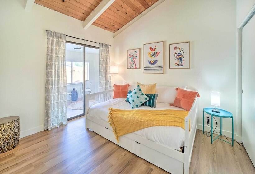 Trendy Digs W/ Yard Games, Fire Pit & Grill!