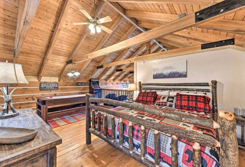 True Log Cabin W/ Game Room, Year Round Views